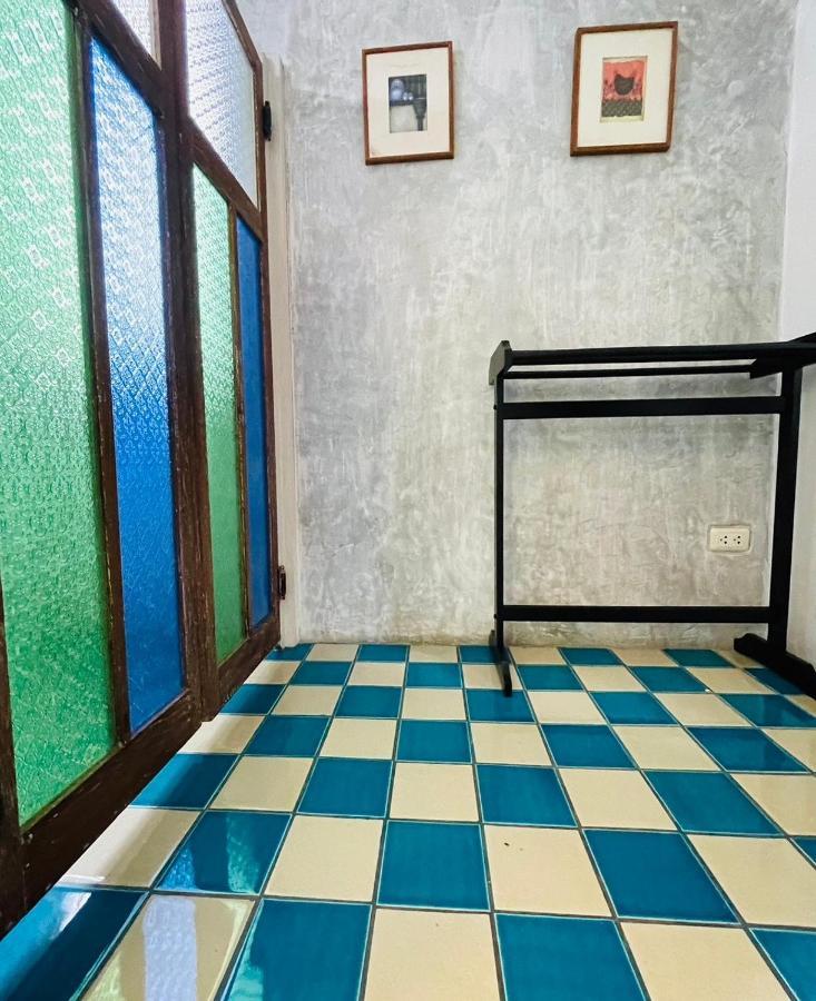 The Backyard 28 Villa Банкок Екстериор снимка