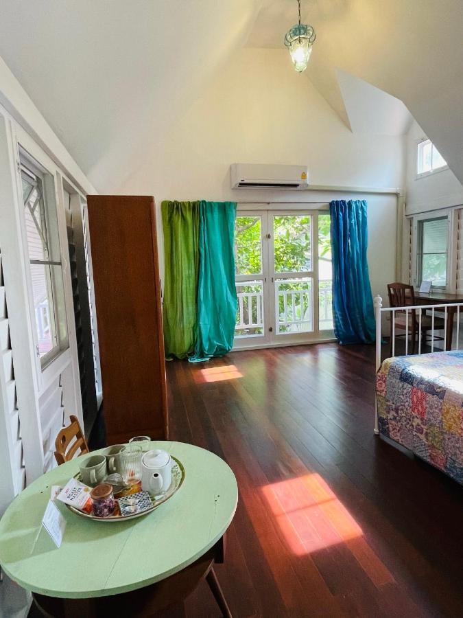 The Backyard 28 Villa Банкок Екстериор снимка